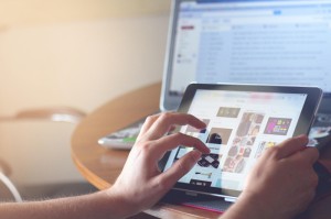 第一攻略“哈哈长沙麻将怎么看别人有没有用挂”[玩家翻本必备神器]